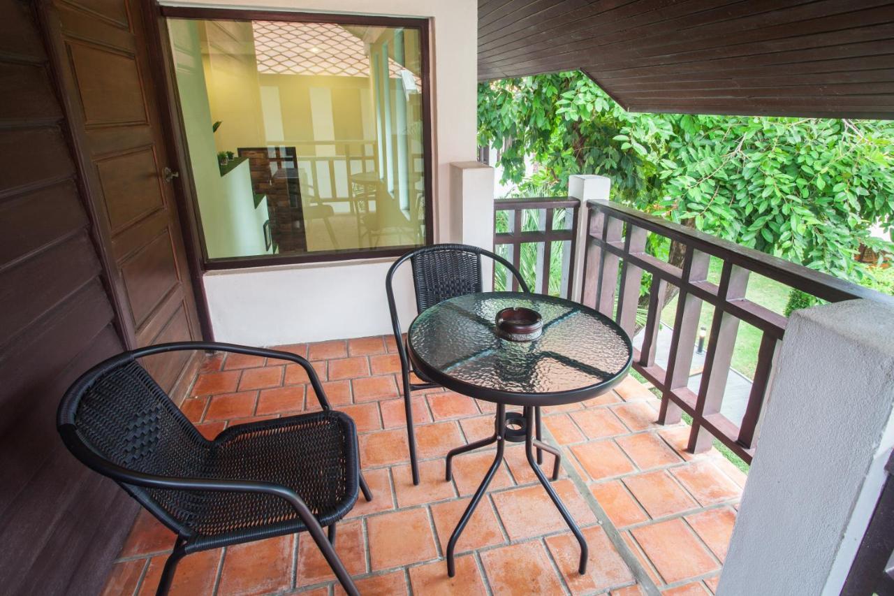 Achawalai Residence Village By Song Jomtien Beach Exteriör bild